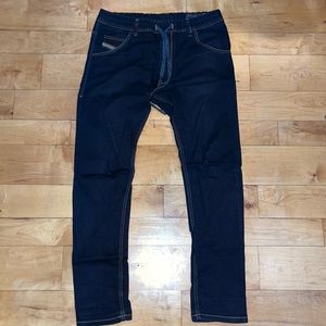 Men’s ‘practically new,’ authentic KROOLEY cut DIESEL JOGG JEANS size 30